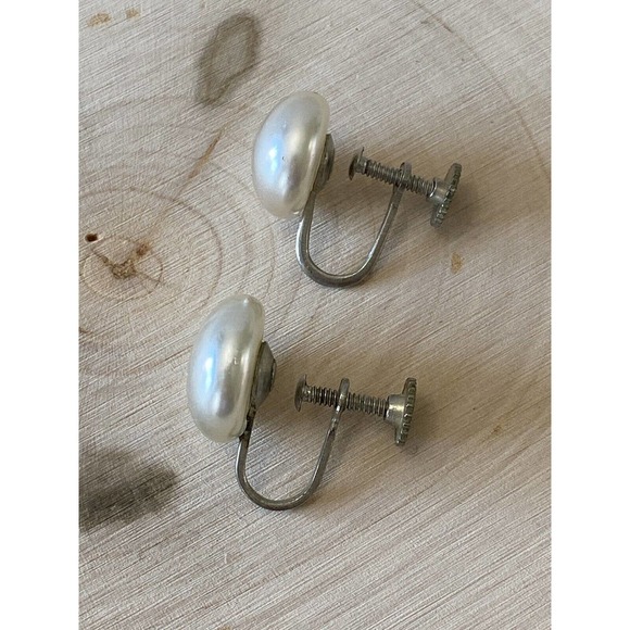 Vintage Small faux pearl Silver Button Clip On Earrings Screw Back Japan - Picture 9 of 9